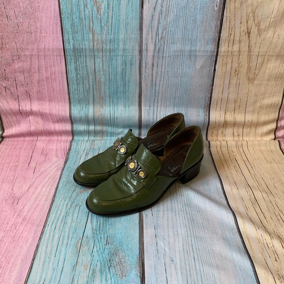 Curated visual reference: Fresh Look at Brighton Shoes Stylish Avocado Green Hand Painted Brighton Green
